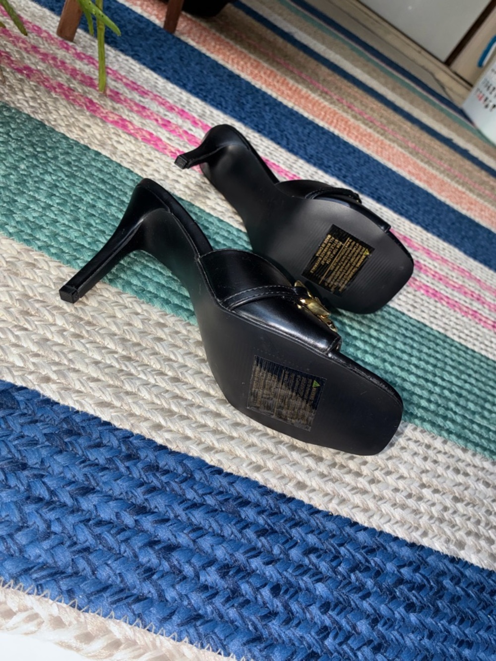 Women's Black Chain-Accent Slide Sandal Heels - Picture 6 of 10